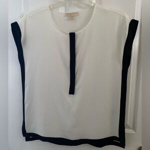MICHAEL KORS...WOMENS White and Black Boxy Buttoned Blouse